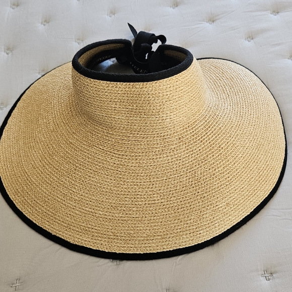 Helen Kaminski Mita packable Raffia Visor with black trim, elastic back - Picture 6 of 16